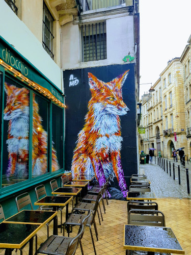 mural in bordeaux city